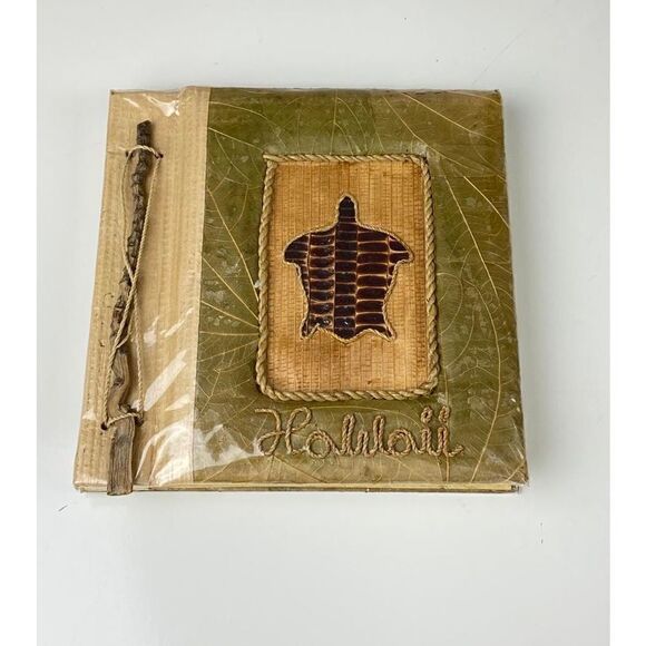Handmade Leaf Sea Turtle Hawaii Photo Album Scrapbook NEW 7.5in L x 7.5in W AF07 - Picture 1 of 7